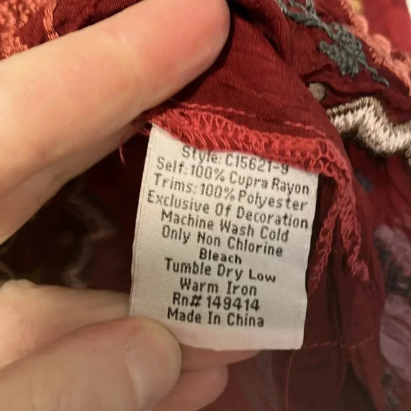 Johnny Was burgundy embroidered  embroidery blouse - Picture 4 of 5